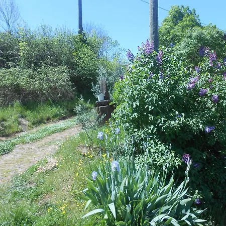 بيت ضيافة Gite Des Monts Saint-Izaire